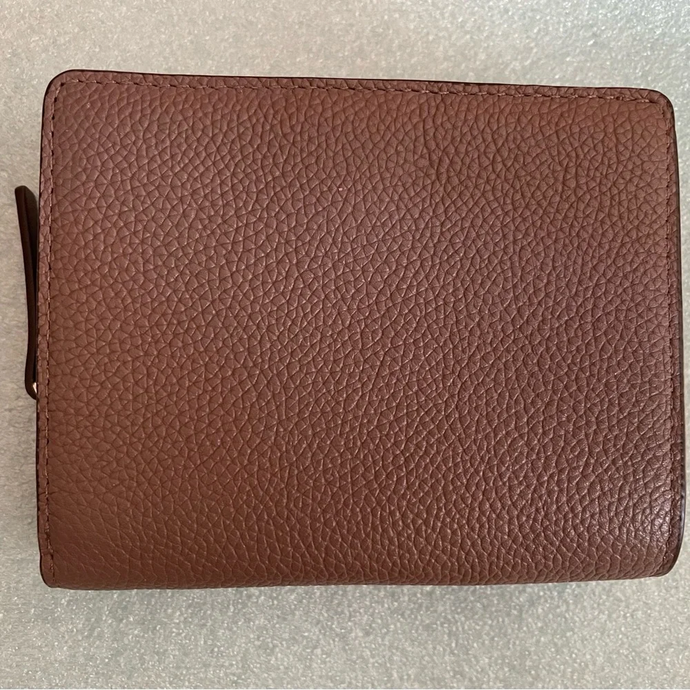 NWT Kate Spade Small Shawn wallet. Beige color, flat grain leather. - Picture 3 of 4